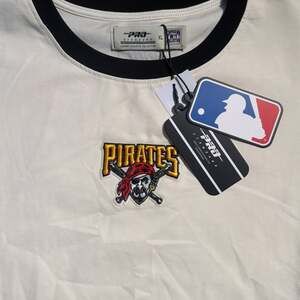 Pro standard women’s Pittsburgh Pirates Cream T-shirt